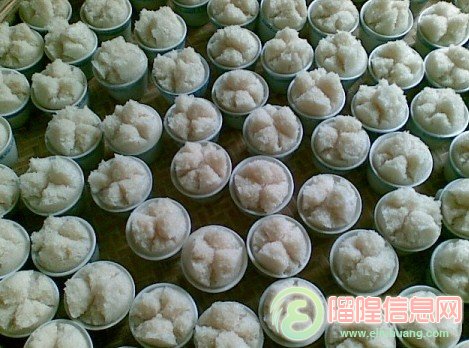 蒸好的碗粄,形态可爱,香味诱人